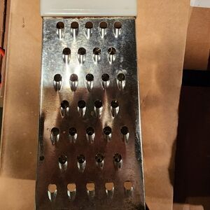 Cheese grader